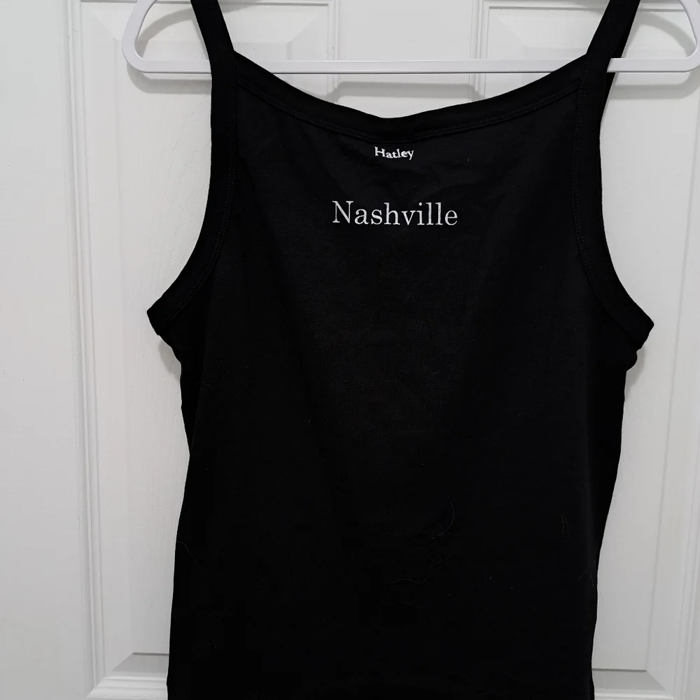 Graphic tank top NWT - Picture 2 of 4